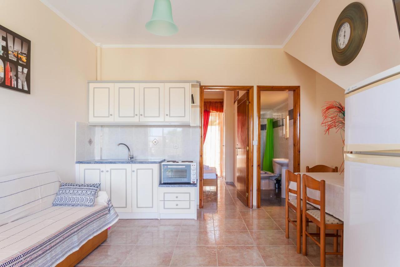 Christine Seaside Apartments In Chania Stalos Exterior foto