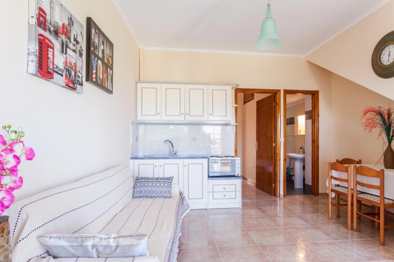 Christine Seaside Apartments In Chania Stalos Exterior foto
