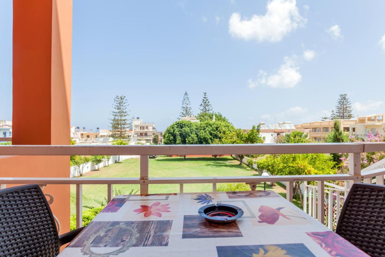 Christine Seaside Apartments In Chania Stalos Exterior foto