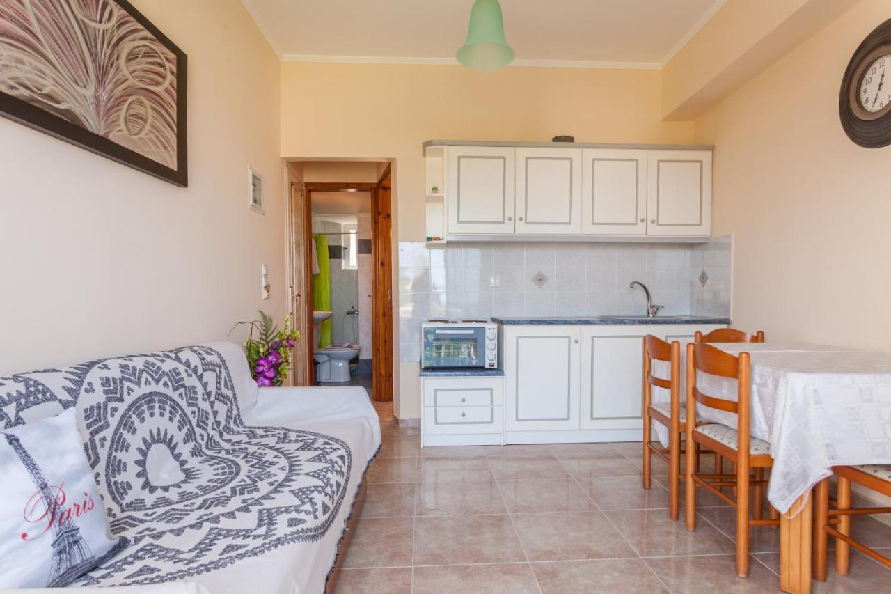 Christine Seaside Apartments In Chania Stalos Exterior foto