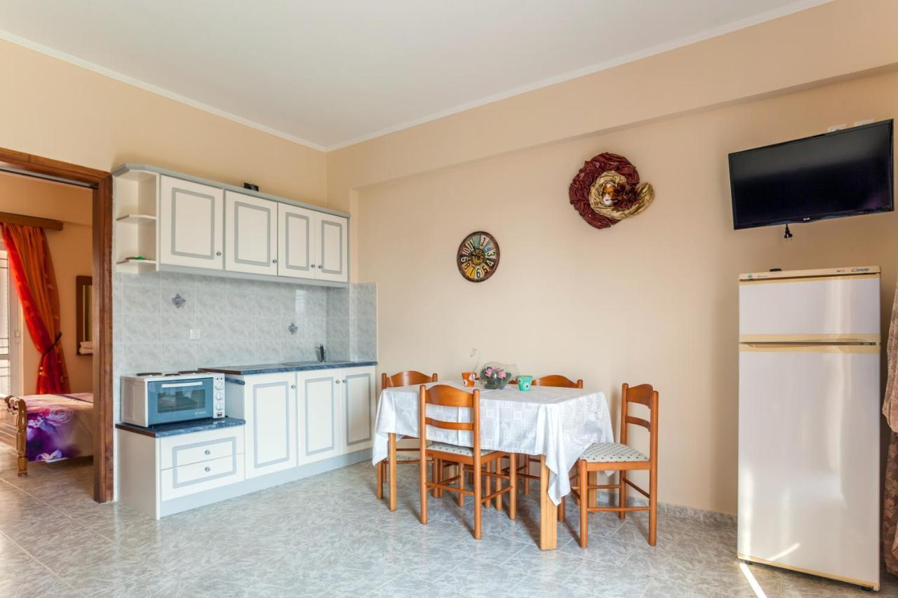 Christine Seaside Apartments In Chania Stalos Exterior foto
