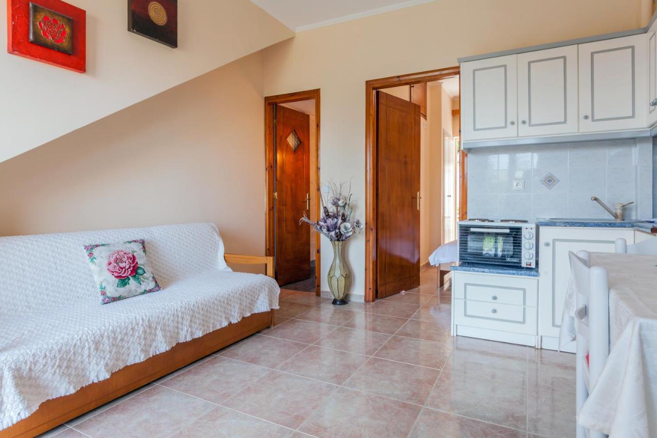 Christine Seaside Apartments In Chania Stalos Exterior foto