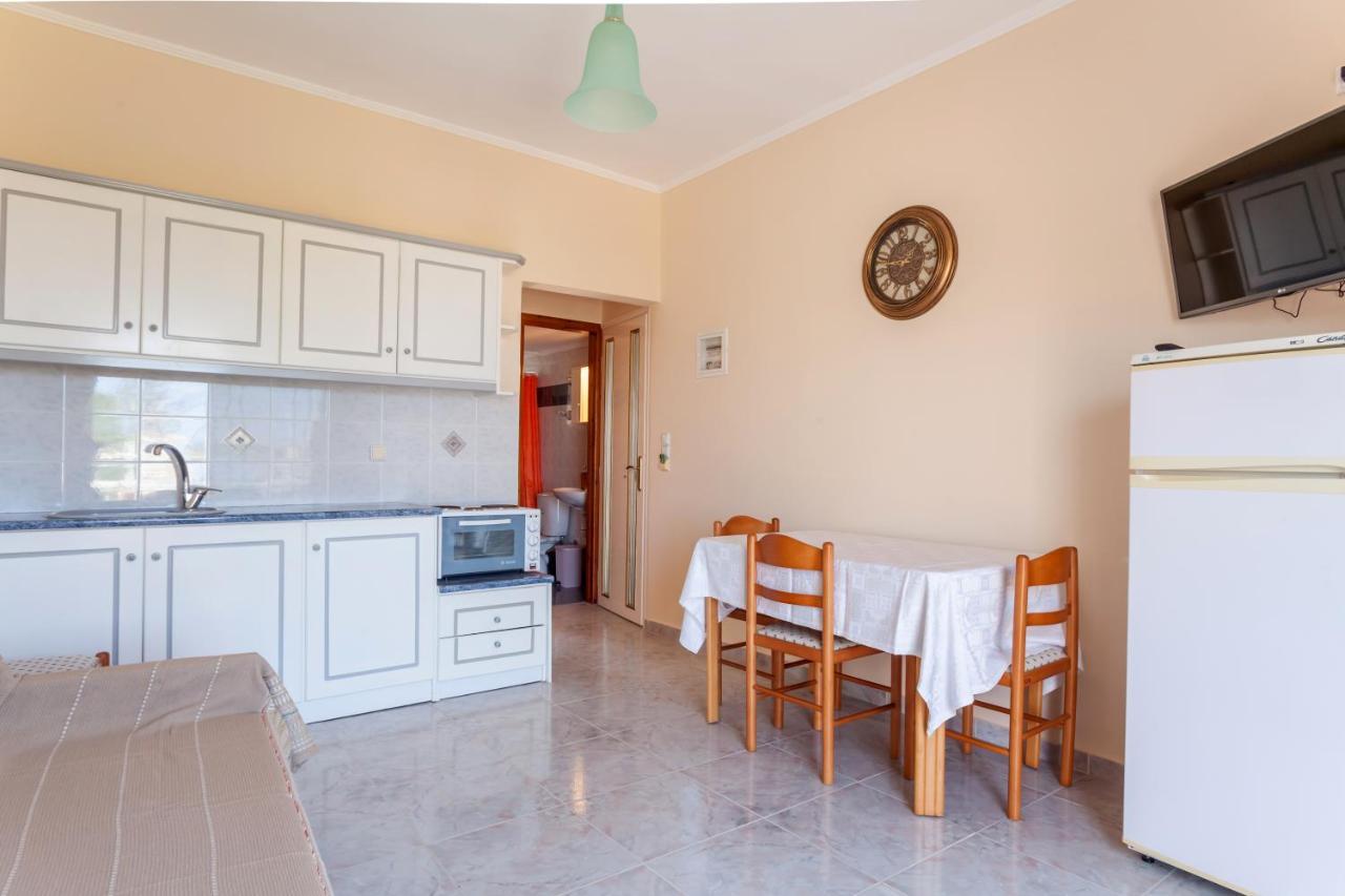 Christine Seaside Apartments In Chania Stalos Exterior foto