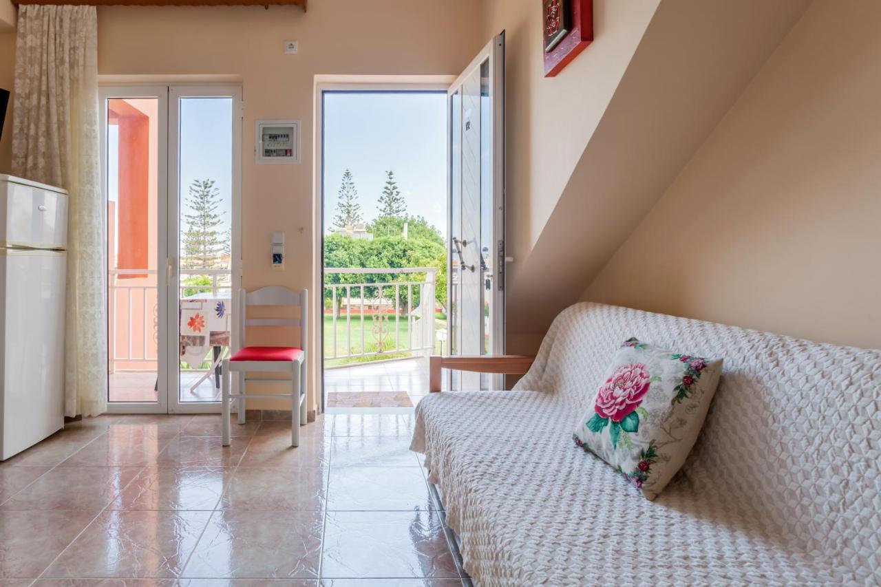 Christine Seaside Apartments In Chania Stalos Exterior foto