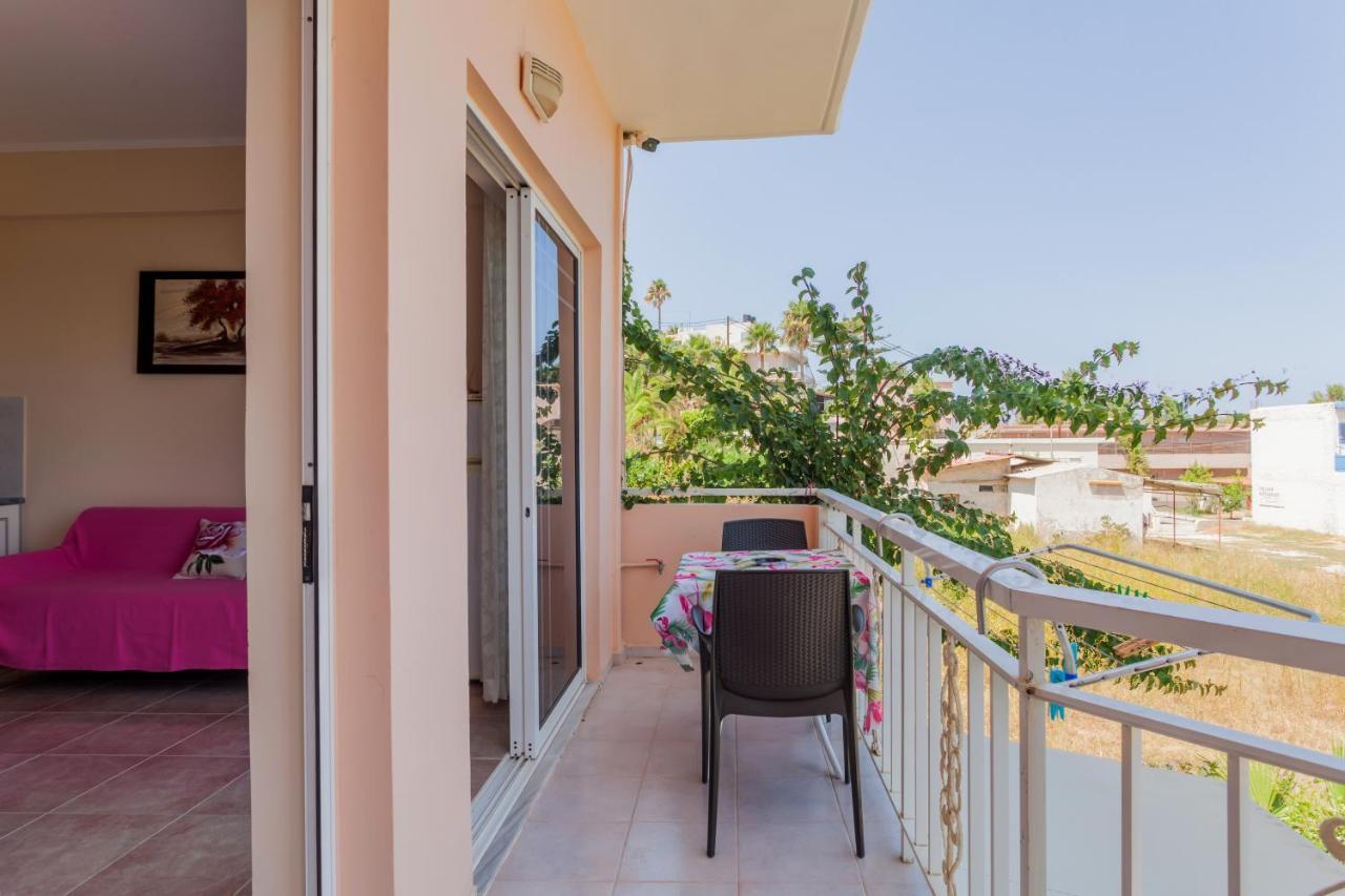 Christine Seaside Apartments In Chania Stalos Exterior foto
