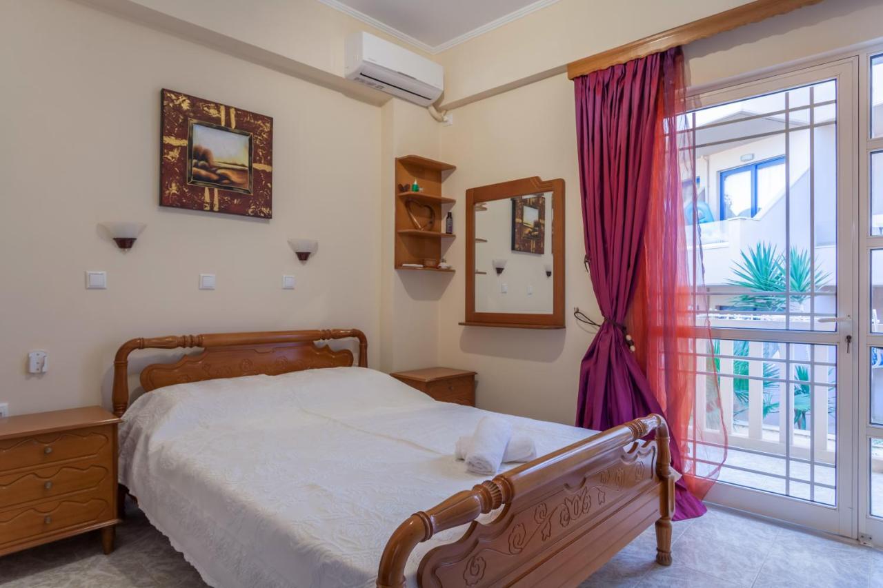 Christine Seaside Apartments In Chania Stalos Exterior foto