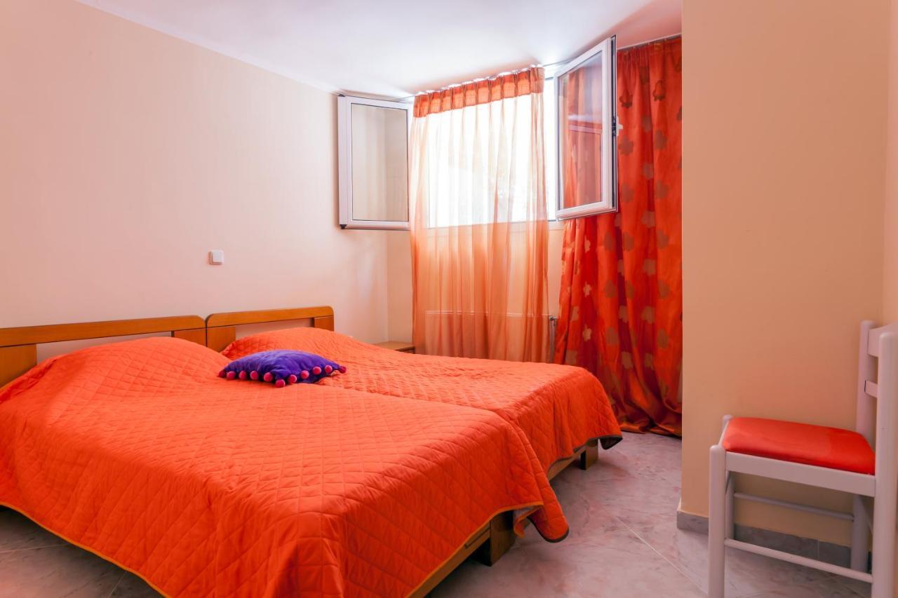 Christine Seaside Apartments In Chania Stalos Exterior foto